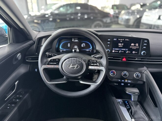 Hyundai Elantra-9