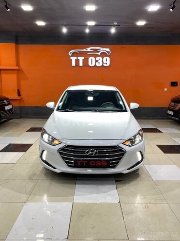Hyundai Elantra-1
