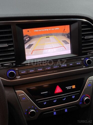 Hyundai Elantra-15