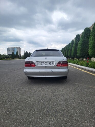 Mercedes E 240 2000, 374,744 km - 2.4 l - Gəncə