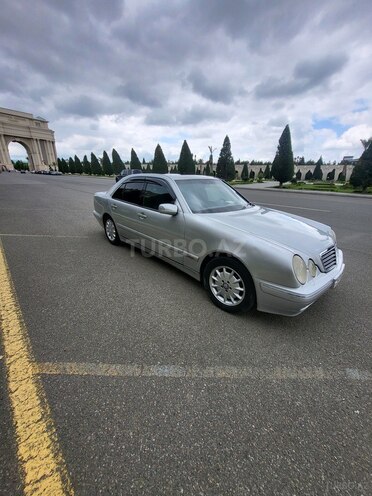Mercedes E 240 2000, 374,744 km - 2.4 l - Gəncə