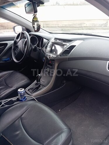 Hyundai Avante 2015, 210,000 km - 1.6 l - Bakı