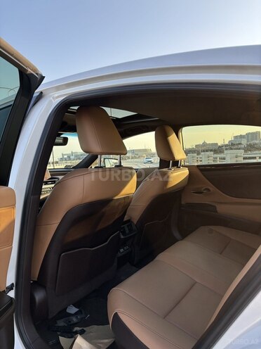 Lexus ES 300h 2020, 86,000 km - 2.5 l - Bakı