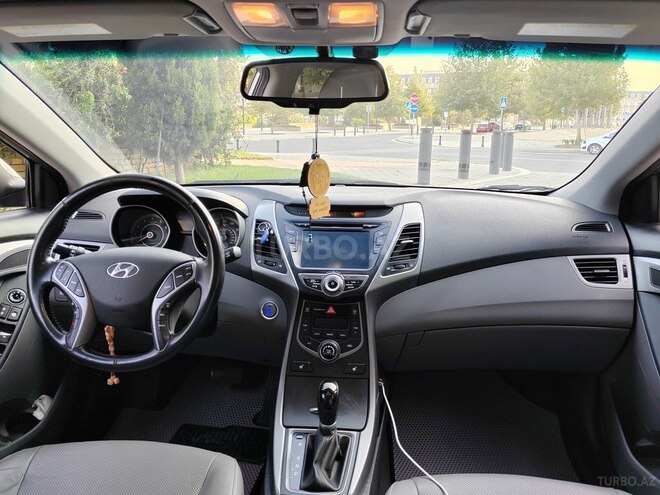 Hyundai Elantra 2015, 131,966 km - 1.8 l - Bakı