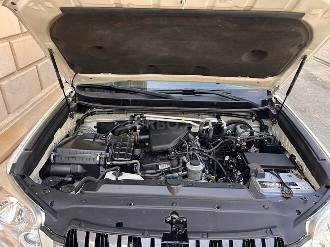 Toyota Land Cruiser Prado 2010, 185,000 km - 2.7 л - Bakı