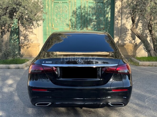 Mercedes E 300 e 2022, 61,800 km - 2.0 l - Bakı