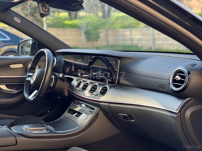 Mercedes E 300 e 2022, 61,800 km - 2.0 l - Bakı