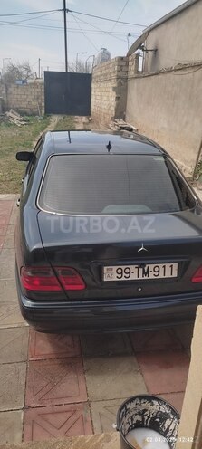 Mercedes E 220 d 1999, 435,456 km - 2.2 l - Bakı