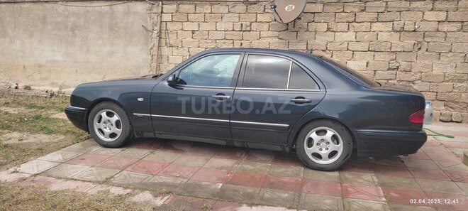 Mercedes E 220 d 1999, 435,456 km - 2.2 l - Bakı