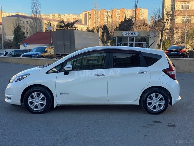 Nissan Note-8