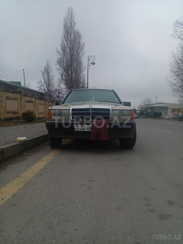 Mercedes 190 1991, 250,000 km - 1.8 l - Qəbələ