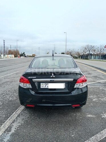 Mitsubishi Attrage 2015, 198,000 km - 1.2 l - Bakı