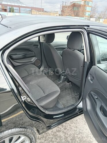 Mitsubishi Attrage 2015, 198,000 km - 1.2 l - Bakı