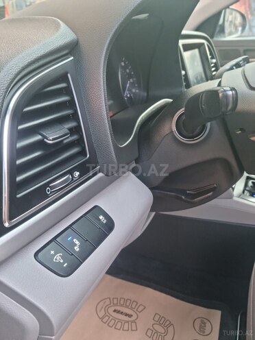 Hyundai Elantra 2018, 93,800 km - 2.0 l - Sumqayıt