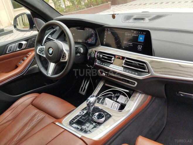 BMW X7-10