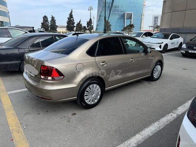 Volkswagen Polo 2018, 250,000 km - 1.6 л - Bakı
