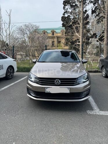 Volkswagen Polo 2018, 250,000 km - 1.6 л - Bakı