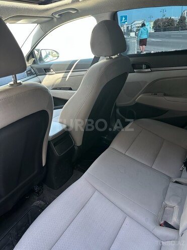 Hyundai Elantra 2018, 146,000 km - 2.0 л - Bakı