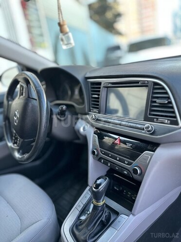 Hyundai Elantra 2018, 146,000 km - 2.0 л - Bakı