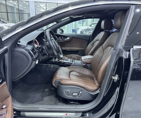 Audi A7-11