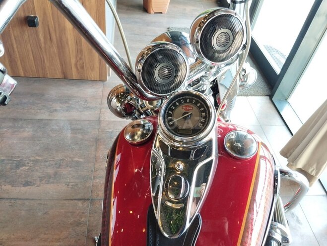 Harley-Davidson FLSTN Softail Deluxe-9