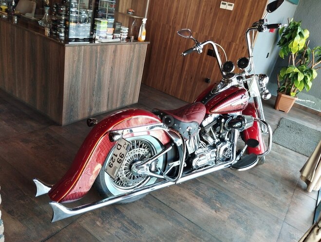 Harley-Davidson FLSTN Softail Deluxe-3