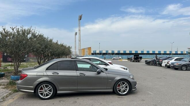 Mercedes C 250 2012, 286,500 km - 1.8 l - Yevlax
