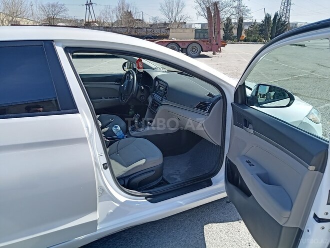 Hyundai Elantra 2016, 225,828 km - 2.0 l - Bakı