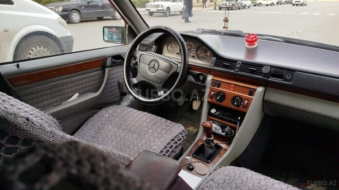 Mercedes E 200 1992, 200,000 km - 2.0 l - Bakı
