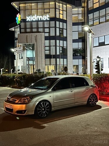 Toyota Corolla 2004, 336,672 km - 1.4 l - İmişli
