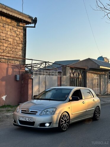 Toyota Corolla 2004, 336,672 km - 1.4 l - İmişli