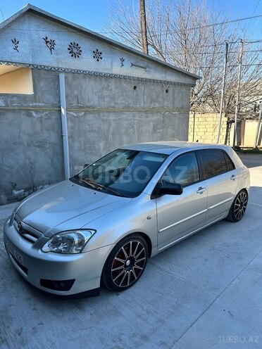 Toyota Corolla 2004, 336,672 km - 1.4 l - İmişli