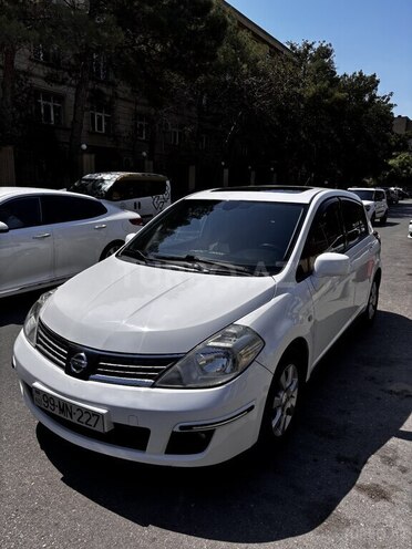 Nissan Tiida-1