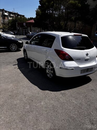 Nissan Tiida-4