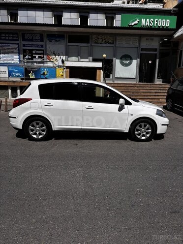 Nissan Tiida-7