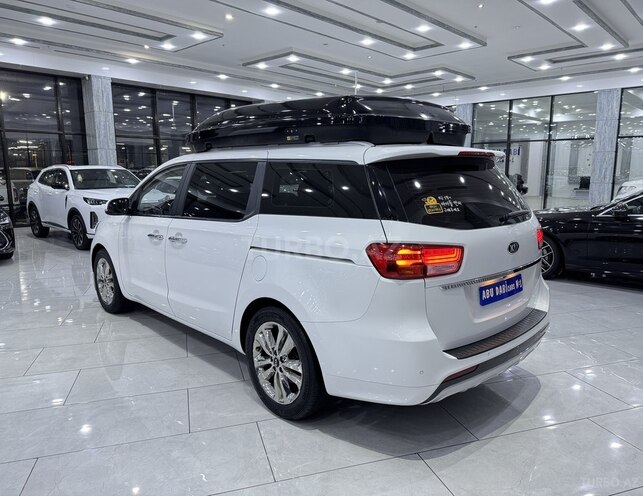 Kia Carnival-6