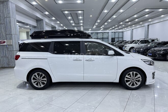 Kia Carnival-4