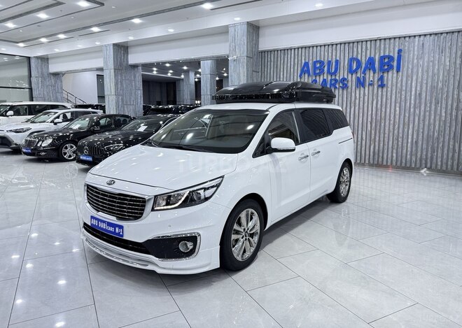 Kia Carnival-1