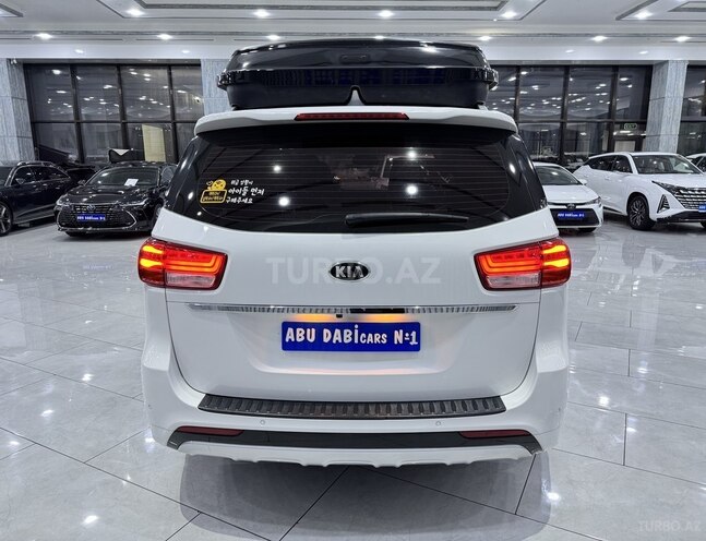 Kia Carnival-7