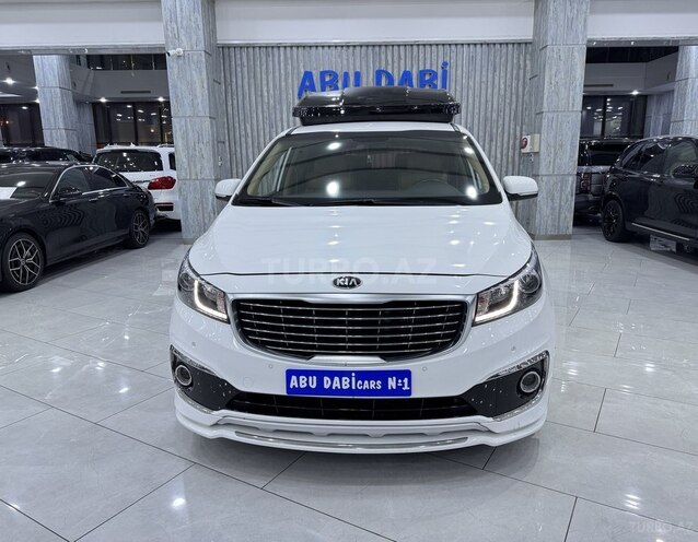 Kia Carnival-2