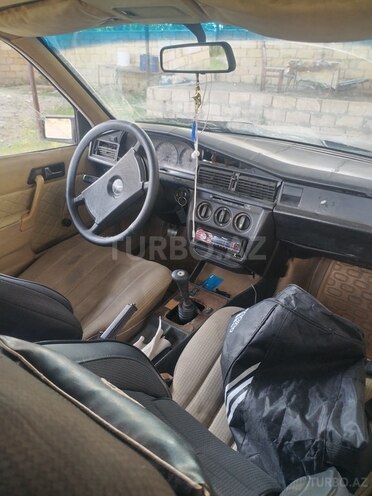 Mercedes 190 1985, 300,000 km - 2.0 l - İmişli