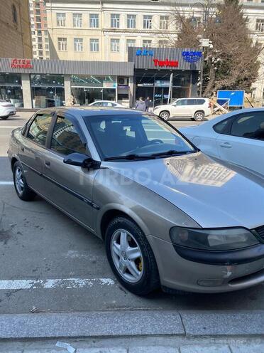 Opel Vectra 1998, 290,000 km - 2.0 l - Bakı