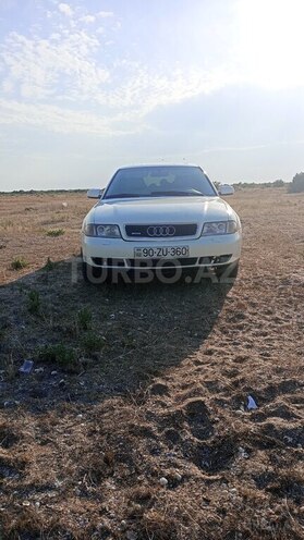 Audi A4 2000, 300,000 km - 1.8 l - Şirvan