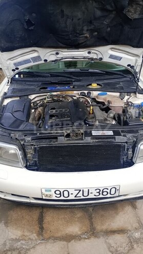 Audi A4 2000, 300,000 km - 1.8 l - Şirvan