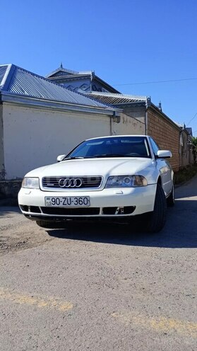 Audi A4 2000, 300,000 km - 1.8 l - Şirvan
