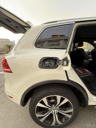 Volkswagen Touareg 2013, 118,842 km - 3.6 л - Bakı