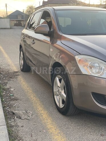 Kia Ceed 2008, 336,000 km - 1.6 л - Quba