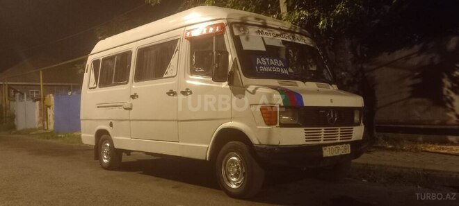 Mercedes 208 D 1993, 200,000 km - 2.5 л - Lənkəran