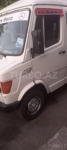 Mercedes 208 D 1993, 200,000 km - 2.5 л - Lənkəran