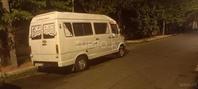 Mercedes 208 D 1993, 200,000 km - 2.5 л - Lənkəran